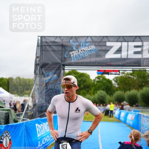 30.08.2026 - Elbe Triathlon Hamburg LAZAROV Photography http://msf.ph/oto/10030589 30.08.2026 10:25:05 Ziel 258, 527 meine-sportfotos.de