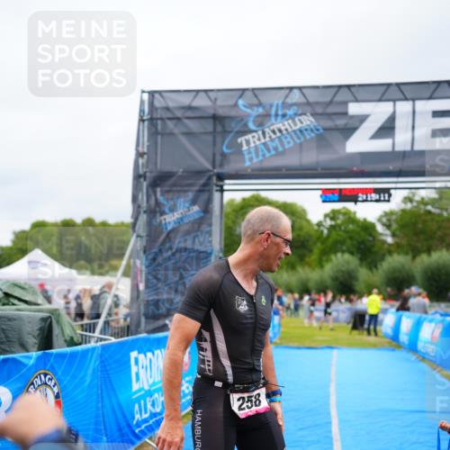 30.08.2026 - Elbe Triathlon Hamburg LAZAROV Photography http://msf.ph/oto/10030603 30.08.2026 10:25:15 Ziel  meine-sportfotos.de