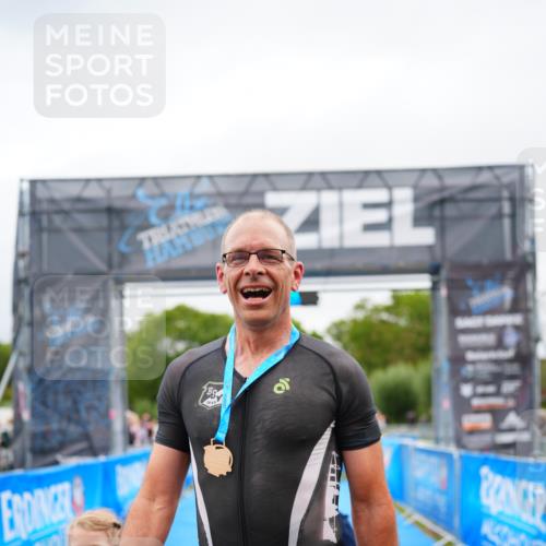 30.08.2026 - Elbe Triathlon Hamburg LAZAROV Photography http://msf.ph/oto/10030611 30.08.2026 10:25:23 Ziel  meine-sportfotos.de