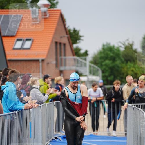 30.08.2026 - Elbe Triathlon Hamburg LAZAROV Photography http://msf.ph/oto/10030641 30.08.2026 08:23:39 Schwimmen 186, 190, 207, 213, 217, 226 meine-sportfotos.de