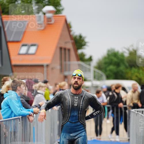 30.08.2026 - Elbe Triathlon Hamburg LAZAROV Photography http://msf.ph/oto/10030660 30.08.2026 08:23:52 Schwimmen 189, 190, 213, 217, 226 meine-sportfotos.de