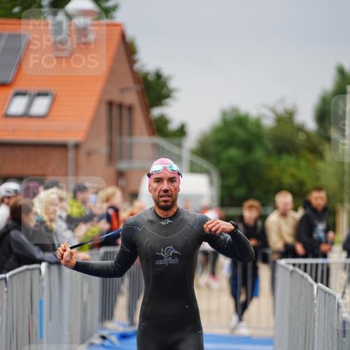 30.08.2026 - Elbe Triathlon Hamburg LAZAROV Photography http://msf.ph/oto/10030665 30.08.2026 08:24:28 Schwimmen 218, 247 meine-sportfotos.de