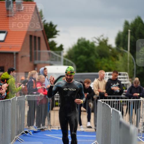 30.08.2026 - Elbe Triathlon Hamburg LAZAROV Photography http://msf.ph/oto/10030719 30.08.2026 08:27:32 Schwimmen 232, 238, 240 meine-sportfotos.de