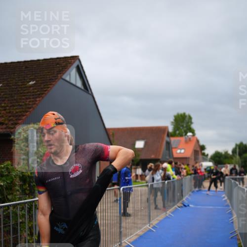 30.08.2026 - Elbe Triathlon Hamburg LAZAROV Photography http://msf.ph/oto/10030732 30.08.2026 08:27:39 Schwimmen 181, 182, 206, 232, 238 meine-sportfotos.de