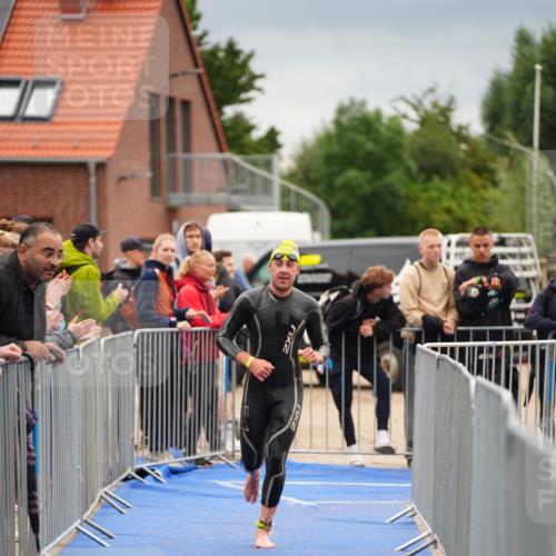 30.08.2026 - Elbe Triathlon Hamburg LAZAROV Photography http://msf.ph/oto/10030761 30.08.2026 08:28:12 Schwimmen 183 meine-sportfotos.de