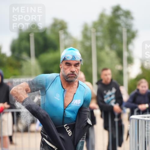 30.08.2026 - Elbe Triathlon Hamburg LAZAROV Photography http://msf.ph/oto/10030897 30.08.2026 08:30:39 Schwimmen 212 meine-sportfotos.de
