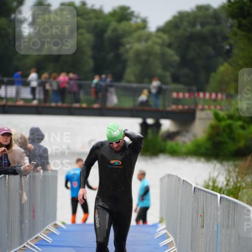 30.08.2026 - Elbe Triathlon Hamburg LAZAROV Photography http://msf.ph/oto/10030918 30.08.2026 08:30:57 Schwimmen 201, 211 meine-sportfotos.de