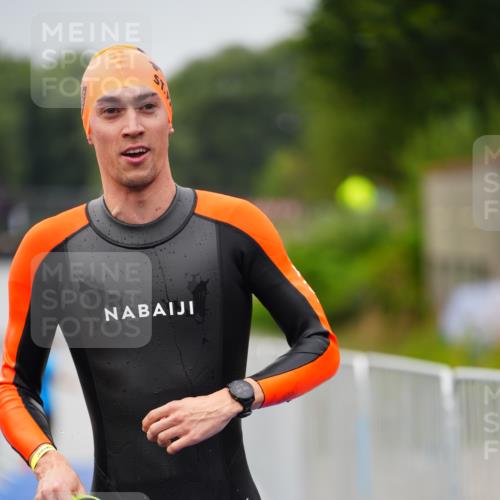 30.08.2026 - Elbe Triathlon Hamburg LAZAROV Photography http://msf.ph/oto/10031007 30.08.2026 08:32:23 Schwimmen 196, 220, 231 meine-sportfotos.de