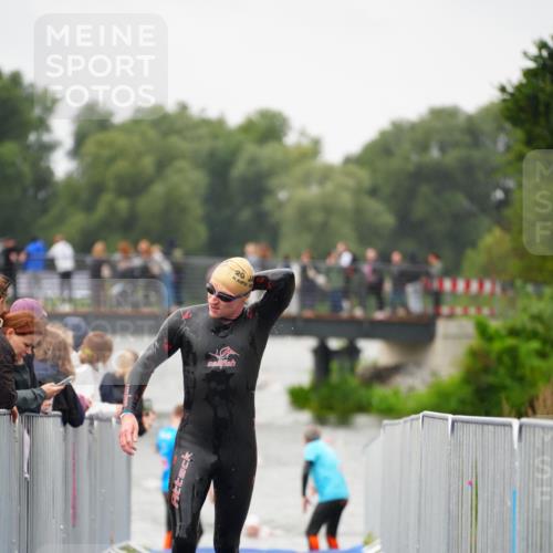 30.08.2026 - Elbe Triathlon Hamburg LAZAROV Photography http://msf.ph/oto/10031066 30.08.2026 08:34:45 Schwimmen 309 meine-sportfotos.de
