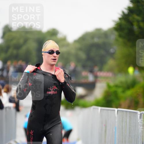 30.08.2026 - Elbe Triathlon Hamburg LAZAROV Photography http://msf.ph/oto/10031080 30.08.2026 08:34:47 Schwimmen 309 meine-sportfotos.de