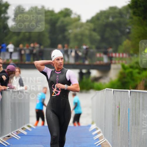 30.08.2026 - Elbe Triathlon Hamburg LAZAROV Photography http://msf.ph/oto/10031099 30.08.2026 08:35:00 Schwimmen 309, 368 meine-sportfotos.de