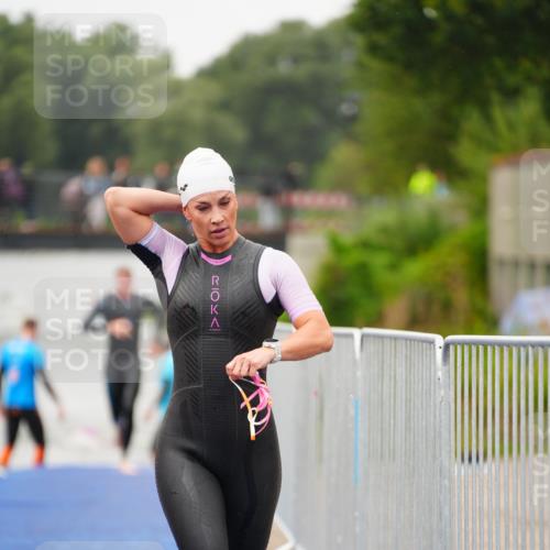 30.08.2026 - Elbe Triathlon Hamburg LAZAROV Photography http://msf.ph/oto/10031106 30.08.2026 08:35:01 Schwimmen 309, 368 meine-sportfotos.de