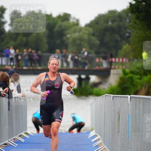 30.08.2026 - Elbe Triathlon Hamburg LAZAROV Photography http://msf.ph/oto/10031152 30.08.2026 08:35:13 Schwimmen 322, 334, 368 meine-sportfotos.de