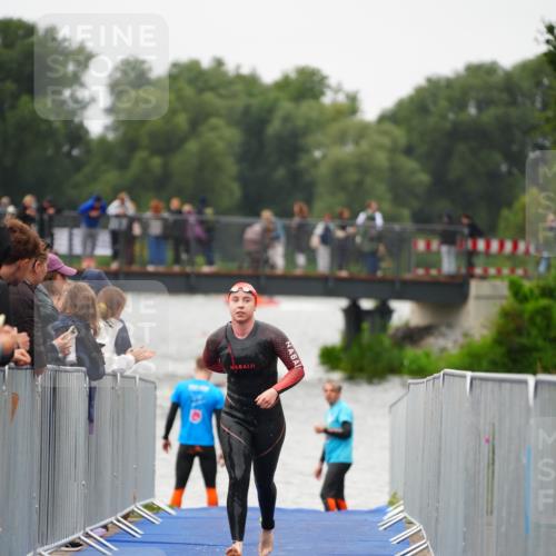 30.08.2026 - Elbe Triathlon Hamburg LAZAROV Photography http://msf.ph/oto/10031164 30.08.2026 08:35:23 Schwimmen 322, 334, 357 meine-sportfotos.de