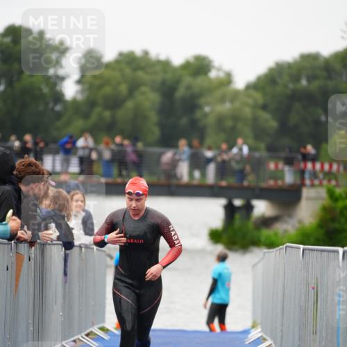 30.08.2026 - Elbe Triathlon Hamburg LAZAROV Photography http://msf.ph/oto/10031173 30.08.2026 08:35:24 Schwimmen 334, 357 meine-sportfotos.de