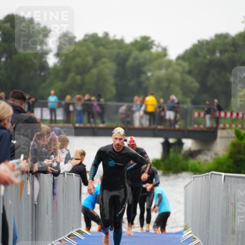 30.08.2026 - Elbe Triathlon Hamburg LAZAROV Photography http://msf.ph/oto/10031202 30.08.2026 08:35:55 Schwimmen 312 meine-sportfotos.de