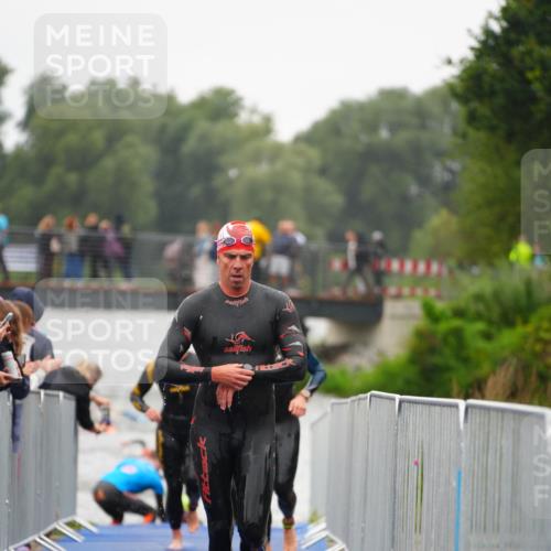 30.08.2026 - Elbe Triathlon Hamburg LAZAROV Photography http://msf.ph/oto/10031228 30.08.2026 08:36:00 Schwimmen 254, 280, 312 meine-sportfotos.de