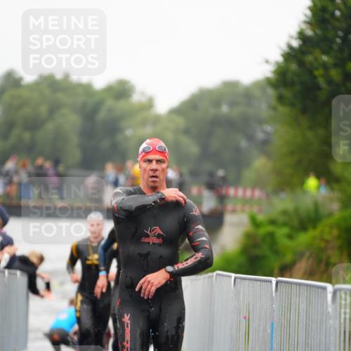 30.08.2026 - Elbe Triathlon Hamburg LAZAROV Photography http://msf.ph/oto/10031236 30.08.2026 08:36:01 Schwimmen 254, 280, 312, 356 meine-sportfotos.de