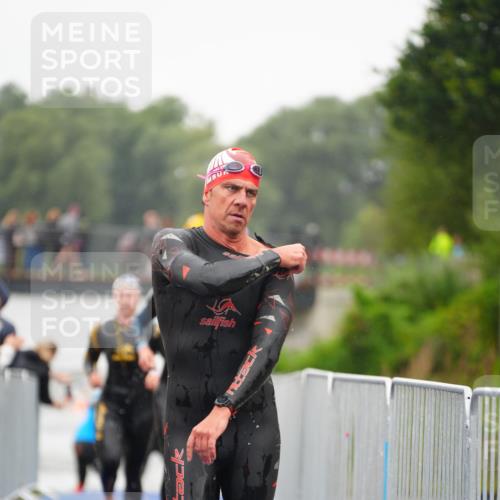 30.08.2026 - Elbe Triathlon Hamburg LAZAROV Photography http://msf.ph/oto/10031243 30.08.2026 08:36:02 Schwimmen 254, 280, 312, 356 meine-sportfotos.de
