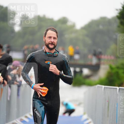 30.08.2026 - Elbe Triathlon Hamburg LAZAROV Photography http://msf.ph/oto/10031323 30.08.2026 08:36:17 Schwimmen 254, 269, 280, 294, 356, 374 meine-sportfotos.de