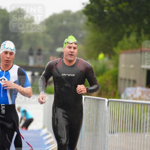 30.08.2026 - Elbe Triathlon Hamburg LAZAROV Photography http://msf.ph/oto/10031437 30.08.2026 08:36:48 Schwimmen 244, 268, 290, 307, 308, 326, 328, 335, 382, 388 meine-sportfotos.de