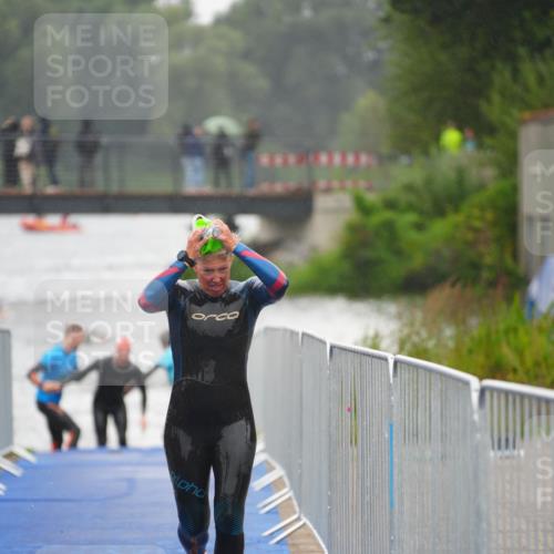 30.08.2026 - Elbe Triathlon Hamburg LAZAROV Photography http://msf.ph/oto/10031504 30.08.2026 08:37:07 Schwimmen 272, 349, 372 meine-sportfotos.de