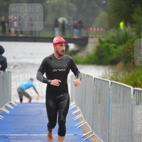 30.08.2026 - Elbe Triathlon Hamburg LAZAROV Photography http://msf.ph/oto/10031533 30.08.2026 08:37:17 Schwimmen 272, 313, 349 meine-sportfotos.de