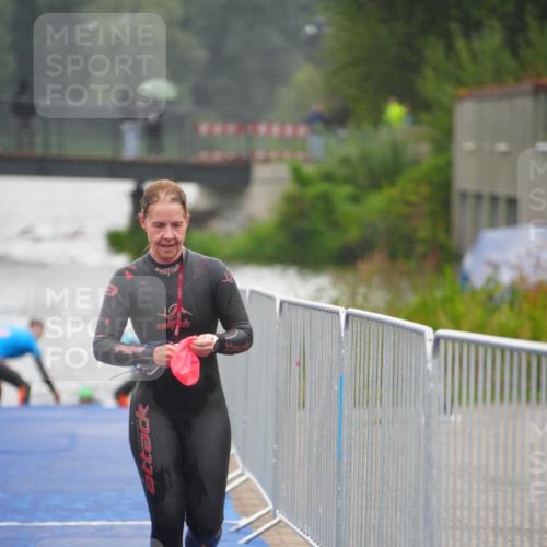 30.08.2026 - Elbe Triathlon Hamburg LAZAROV Photography http://msf.ph/oto/10031628 30.08.2026 08:37:33 Schwimmen 313, 361 meine-sportfotos.de