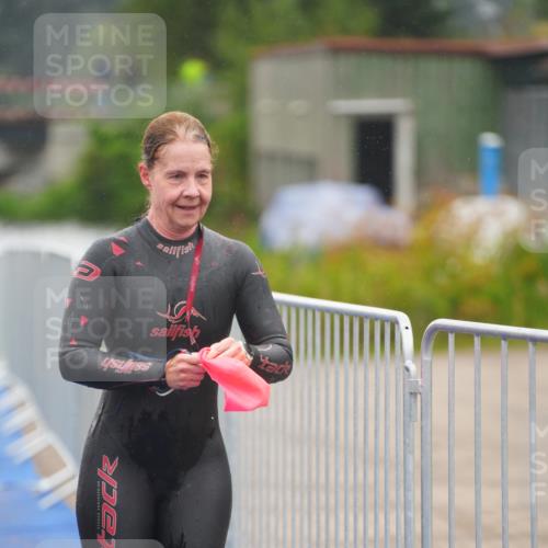 30.08.2026 - Elbe Triathlon Hamburg LAZAROV Photography http://msf.ph/oto/10031640 30.08.2026 08:37:35 Schwimmen 361 meine-sportfotos.de