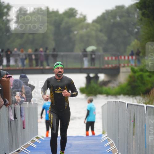 30.08.2026 - Elbe Triathlon Hamburg LAZAROV Photography http://msf.ph/oto/10031652 30.08.2026 08:37:45 Schwimmen 295, 361 meine-sportfotos.de
