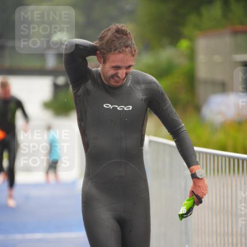 30.08.2026 - Elbe Triathlon Hamburg LAZAROV Photography http://msf.ph/oto/10031730 30.08.2026 08:38:15 Schwimmen 202, 260, 310, 324, 338 meine-sportfotos.de