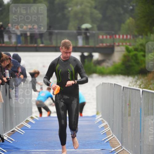 30.08.2026 - Elbe Triathlon Hamburg LAZAROV Photography http://msf.ph/oto/10031740 30.08.2026 08:38:17 Schwimmen 202, 260, 310, 324, 338 meine-sportfotos.de