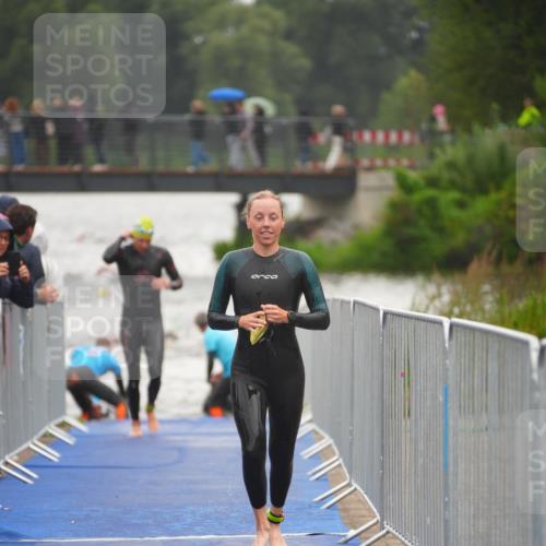 30.08.2026 - Elbe Triathlon Hamburg LAZAROV Photography http://msf.ph/oto/10031755 30.08.2026 08:38:30 Schwimmen 324, 366 meine-sportfotos.de