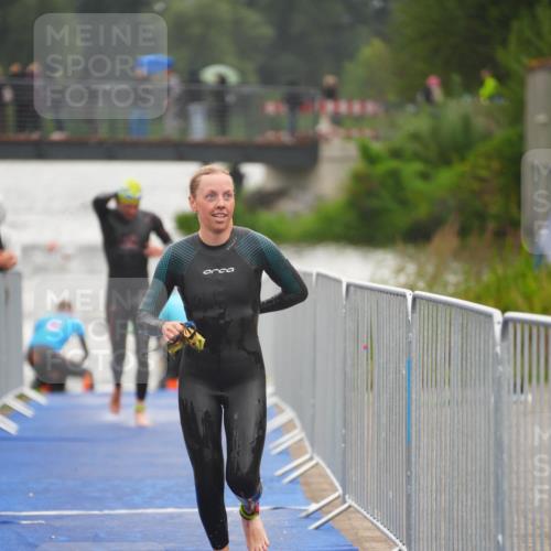 30.08.2026 - Elbe Triathlon Hamburg LAZAROV Photography http://msf.ph/oto/10031761 30.08.2026 08:38:31 Schwimmen 324, 366 meine-sportfotos.de