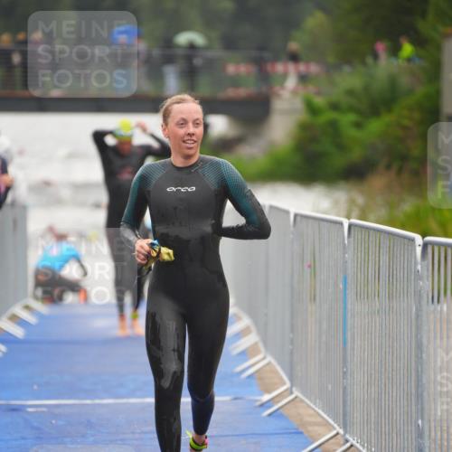 30.08.2026 - Elbe Triathlon Hamburg LAZAROV Photography http://msf.ph/oto/10031764 30.08.2026 08:38:31 Schwimmen 324, 366 meine-sportfotos.de