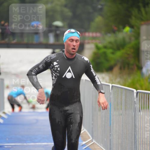 30.08.2026 - Elbe Triathlon Hamburg LAZAROV Photography http://msf.ph/oto/10031822 30.08.2026 08:38:42 Schwimmen 262, 286, 359, 366 meine-sportfotos.de