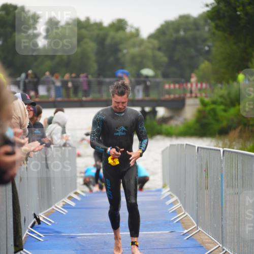 30.08.2026 - Elbe Triathlon Hamburg LAZAROV Photography http://msf.ph/oto/10031918 30.08.2026 08:39:19 Schwimmen 251, 255, 270, 284, 351, 389, 391 meine-sportfotos.de