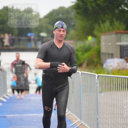 30.08.2026 - Elbe Triathlon Hamburg LAZAROV Photography http://msf.ph/oto/10031936 30.08.2026 08:39:26 Schwimmen 263, 270, 297, 351, 389, 391 meine-sportfotos.de