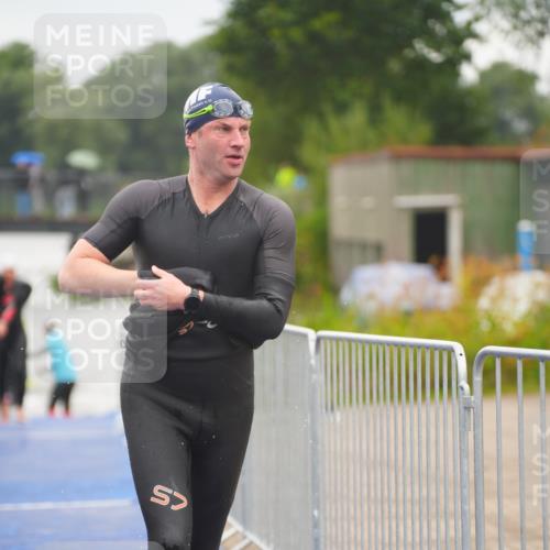 30.08.2026 - Elbe Triathlon Hamburg LAZAROV Photography http://msf.ph/oto/10031939 30.08.2026 08:39:26 Schwimmen 263, 270, 297, 351, 389, 391 meine-sportfotos.de