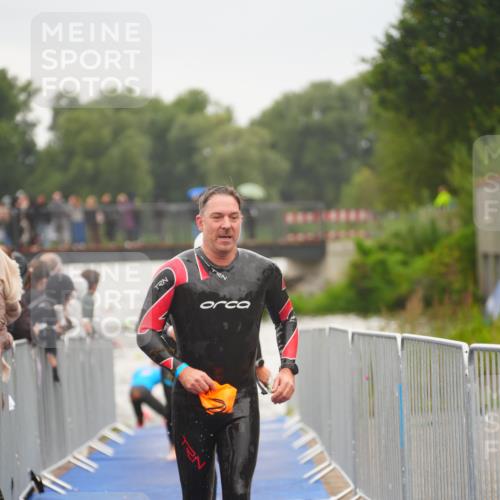 30.08.2026 - Elbe Triathlon Hamburg LAZAROV Photography http://msf.ph/oto/10031953 30.08.2026 08:39:31 Schwimmen 263, 270, 297, 347, 351, 389, 391, 411 meine-sportfotos.de
