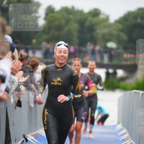 30.08.2026 - Elbe Triathlon Hamburg LAZAROV Photography http://msf.ph/oto/10032130 30.08.2026 08:40:37 Schwimmen 258, 288, 343, 383 meine-sportfotos.de