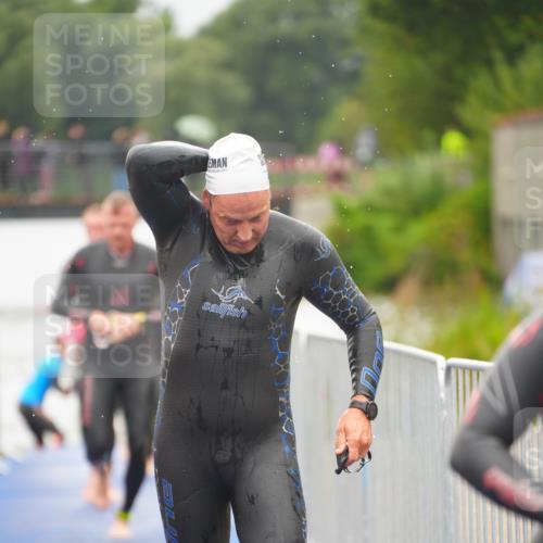 30.08.2026 - Elbe Triathlon Hamburg LAZAROV Photography http://msf.ph/oto/10032276 30.08.2026 08:41:17 Schwimmen 245, 273, 279, 301, 305, 327, 329, 369, 376, 393 meine-sportfotos.de