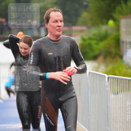 30.08.2026 - Elbe Triathlon Hamburg LAZAROV Photography http://msf.ph/oto/10032297 30.08.2026 08:41:21 Schwimmen 245, 273, 279, 305, 317, 329, 376, 393 meine-sportfotos.de