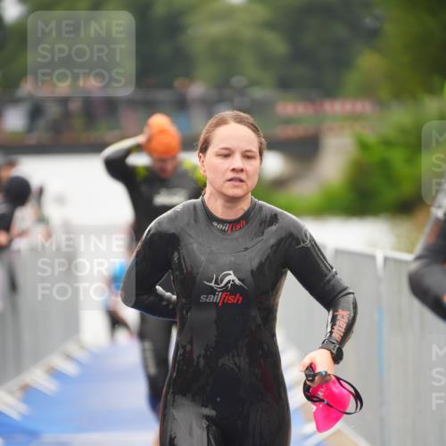 30.08.2026 - Elbe Triathlon Hamburg LAZAROV Photography http://msf.ph/oto/10032302 30.08.2026 08:41:22 Schwimmen 245, 273, 279, 305, 317, 329, 376, 393 meine-sportfotos.de