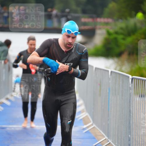 30.08.2026 - Elbe Triathlon Hamburg LAZAROV Photography http://msf.ph/oto/10032371 30.08.2026 08:41:42 Schwimmen 259, 292, 325, 354, 363 meine-sportfotos.de