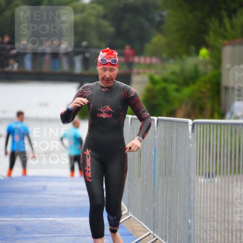 30.08.2026 - Elbe Triathlon Hamburg LAZAROV Photography http://msf.ph/oto/10032444 30.08.2026 08:42:01 Schwimmen 253, 298, 348, 379 meine-sportfotos.de
