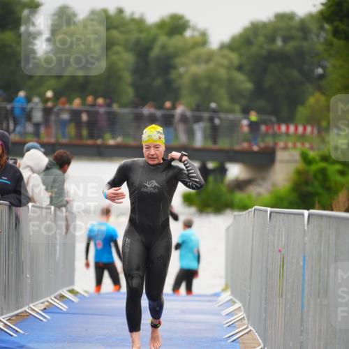 30.08.2026 - Elbe Triathlon Hamburg LAZAROV Photography http://msf.ph/oto/10032481 30.08.2026 08:42:32 Schwimmen 358, 385 meine-sportfotos.de