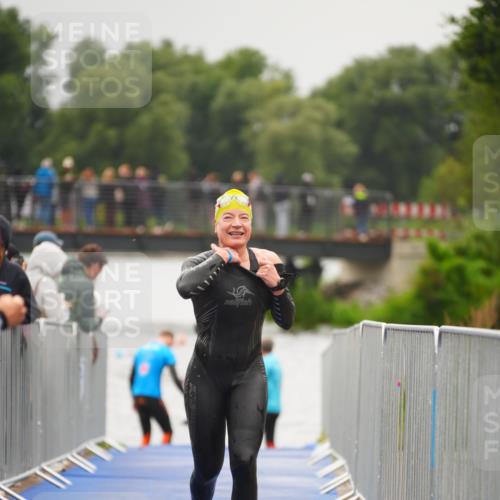 30.08.2026 - Elbe Triathlon Hamburg LAZAROV Photography http://msf.ph/oto/10032487 30.08.2026 08:42:33 Schwimmen 358, 385 meine-sportfotos.de
