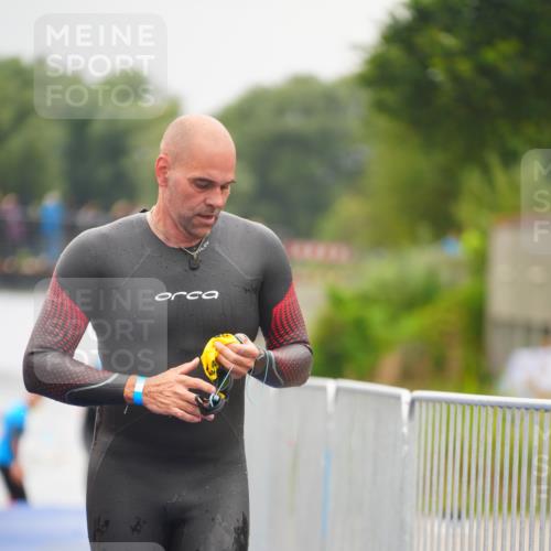 30.08.2026 - Elbe Triathlon Hamburg LAZAROV Photography http://msf.ph/oto/10032523 30.08.2026 08:42:43 Schwimmen 293, 385 meine-sportfotos.de