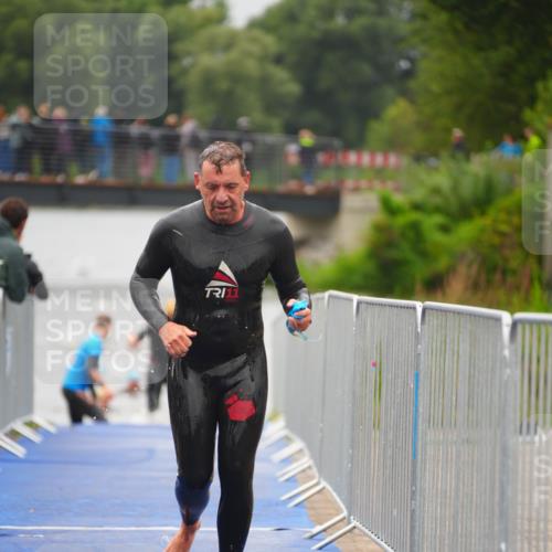 30.08.2026 - Elbe Triathlon Hamburg LAZAROV Photography http://msf.ph/oto/10032533 30.08.2026 08:42:54 Schwimmen 289, 293 meine-sportfotos.de